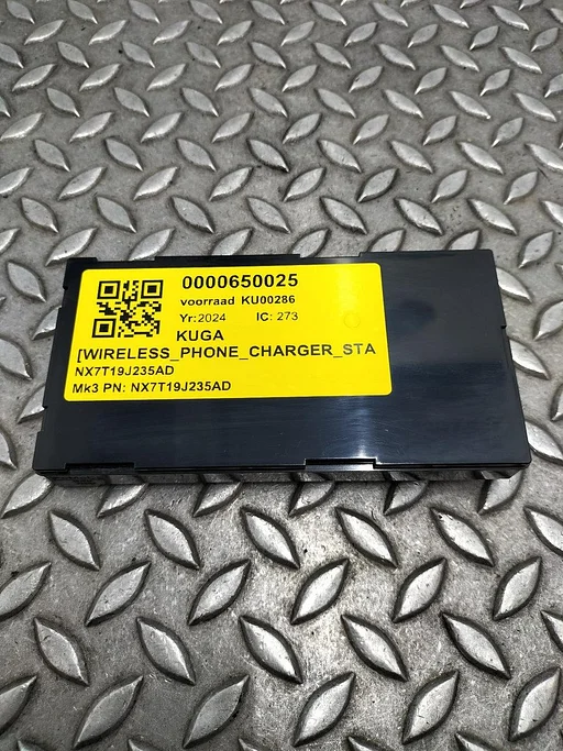 FORD KUGA DFK 2.5 FHEV ST-LINE OUD MODEL [WIRELESS_PHONE_CHARGER_STATION] NX7T19J235AD 2024