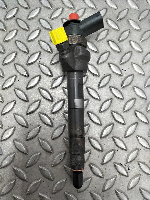 BMW 1 SERIES BRANDSTOF INJECTOR / VERSTUIVER 779844605 2011