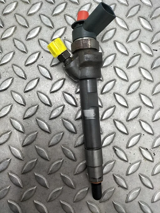 BMW 1 SERIES BRANDSTOF INJECTOR / VERSTUIVER 779844605 2011