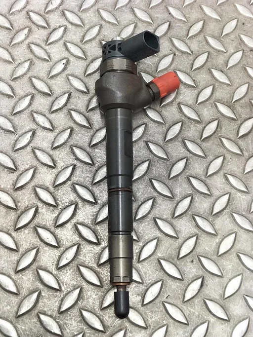 VOLKSWAGEN GOLF BRANDSTOF INJECTOR / VERSTUIVER 04L130277AJ 2014