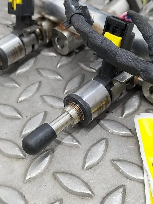 KIA SPORTAGE BRANDSTOF INJECTOR / VERSTUIVER 353102B360 2020
