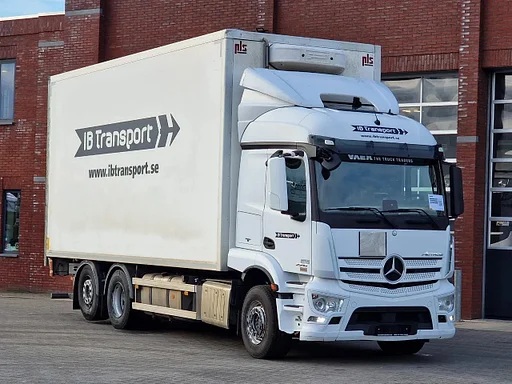 Mercedes-Benz Actros 2646 6x2 - Isolated box with sidedoors - Zepro Loadlift - Full air