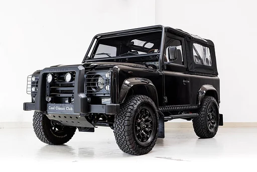 Land Rover Defender Tophat V8 - Fully custom - Computer controlled petrol injection