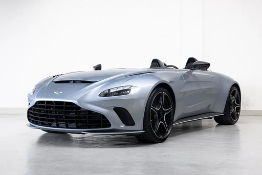 Aston Martin V12 Speedster - Q Design - moteur #2 - Skyfall Silver -