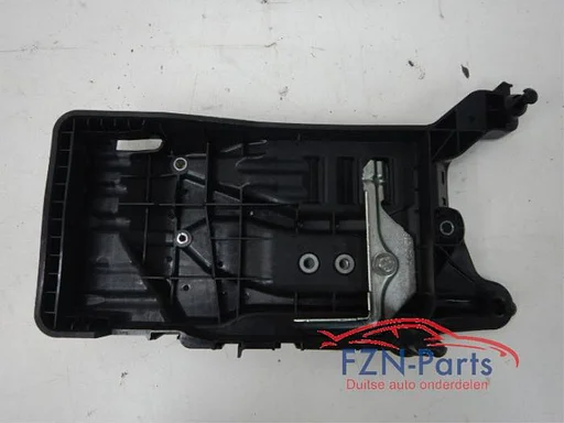 VW Tiguan 571 Accubak