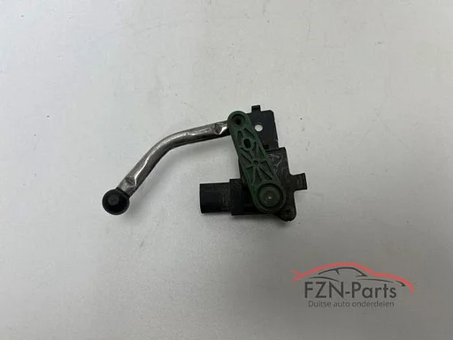 VW Passat B6 B7 CC Niveausensor Koplamphoogteversteller Rechts