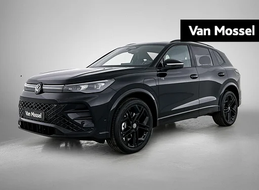 Volkswagen Tiguan 1.5 eHybrid R-Line Edition 204 PK Plug in Hybride | Pano tető | Black Style | Apple Carplay | 360 fényképezőgép | fűtött ülések | navigatie | Achterklep elektrisch | Keyless Access | Head-Up display | Android Auto | Stuurverwarming | IQ Lights | Ruiiten getint | 20" Lichtmetalen felnik |