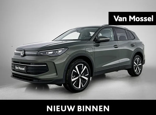 Volkswagen Tiguan 1.5 eHybrid Life Edition 204 PK Plug-in Hybride | trailer coupling | Apple Carplay | LED Koplampen | 19" Lichtmetalen rims | Achterklep elektrisch | Keyless access | Android Auto | Dodehoeksensoren | camera | navigatie | parking sensors  |