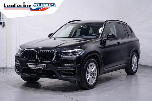 BMW X3 sDrive18d High Executive macchina fotografica 360 sedili sportivi Leder 2nd owner NAP navigatie bleutooth telefonie priV+Ate-glas PDC v+a electr. achterklep led-verlichting 18"lmv ACC DAB groot licht assist sedili riscaldati electrisch bedienbare voorstoelen