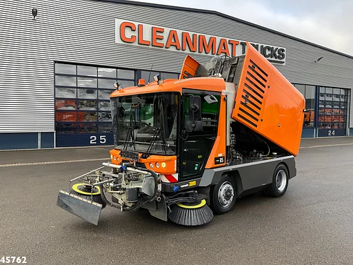 Ravo 580 Euro 6 with 3-rd brush