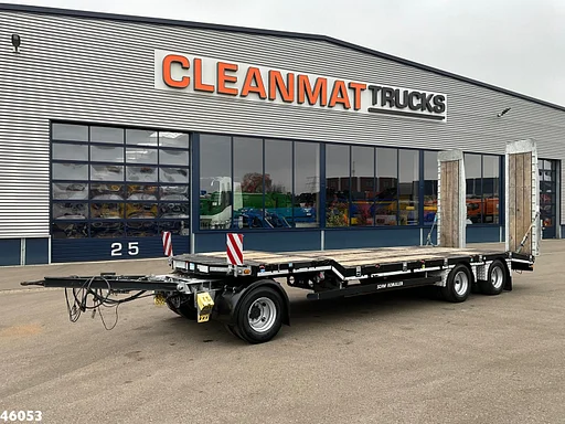 Schwarzmüller 3-assige aanhangwagen met oprijrampen