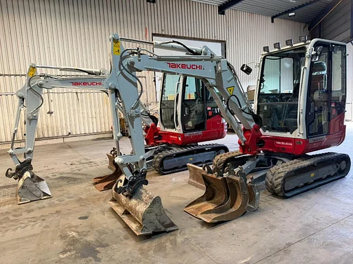 Takeuchi TB235-2 *1134H ORIGINAL* - 3  BUCKETS / LÖFFEL - FULL HYDR LINES - HYDR QUICKHITCH - CE - BELGIAN MACHINE