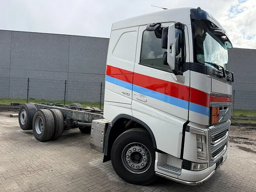 Volvo FH 420 6X2 *EX-ADR FUEL TANKER* - *137.000km!* CHASSIS - LIFT + STEERING AXLE - I SHIFT - EURO 5 - BELGIAN TRUCK - TOP CONDITION