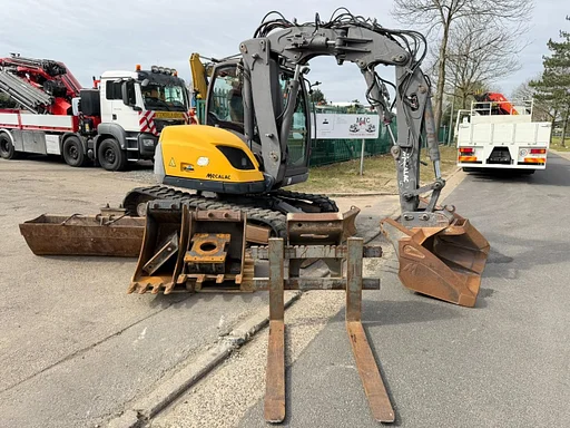 MECALAC 8 M CR -7.6T - 6447 H - FULL HYDR + MANY EXTRA EQUIPMENTS - HYDR QUICK HITCH - SKIPLOADER & MINI EXCAVATOR