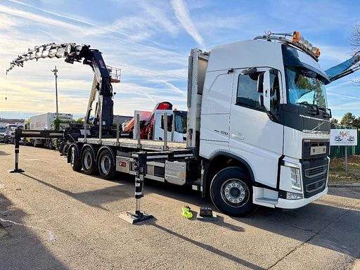 Volvo FH 420 8x4 TRIDEM PRITSCHE + 31m! KRAN HIAB 858 E-7 + JIB X-5 + WINCH - 114.000km - BE TRUCK