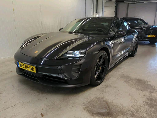 Porsche Taycan 4S Performance Plus 84kWh 563PK [ PANO+CHRONO+SPORT.DESIGN+BOSE+PDLS.PLUS ]