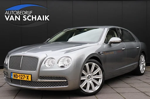 Bentley Flying Spur 6.0 W12 | LEDER | teto solar | KERAMISCH | NAIM SOUNDSYSTEM | ENTERTAINMENT ACHTERIN | STOELVERKOELING/VERWARMING | MASSAGE | câmera | ar condicionado | CRUISE | NAVI |