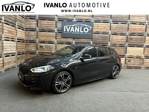 BMW 118 1-serie 118i High Executive Edition M sport Pano HUD Performance Stoelen 18"LM