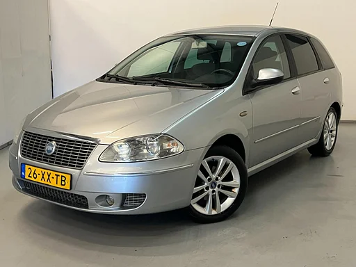Fiat Croma 2.2-16V Emotion / Aut / légkondicionáló / NL-auto / vontatóautó