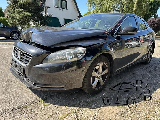 Volvo V40 1.6 D2 Momentum Voorschade