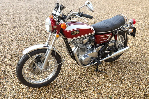 Yamaha XS650 "with roots in Indiana - USA" XS2—applauded and criticized by enthusiasts, Skillfully restored and rebuilt, Documented with many photos and other records, Iconic model for those years - "Bonneville-looks" but mechanically more advanced, Newly delivered in Indiana-USA,