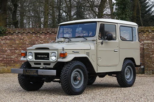 Toyota Land Cruiser BJ40 Hardtop Diesel "Original and gorgeous" The condition is actually inexplicable - "Original or has it been restored?", In Beige Dune with the vinyl grey interior,Newly delivered in central France (Cher) – Bourges, "The workhorse" that is treated and cared for like a luxury horse, The market for Japanese classics is unknown to many - but stronger than most realize, Drives and functions very well,