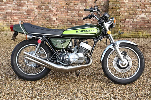 Kawasaki H1 500 Mach III One of the final production years, Equipped with the iconic 500 cc three-cylinder engine, Kawasaki’s secret “N100 Plan” to create one of the fastest production motorcycles of its time,