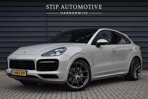 Porsche Cayenne Coupé 3.0 E-Hybrid 462pk Lightweight Sport Package | Carbon Dak | ACC | 22'' GT Design | Matrix PDLS+ | de suspensão de ar | 360 câmera |
