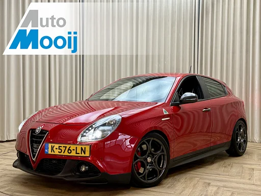 Alfa Romeo Giulietta 1.7 TBi Quadrifoglio Verde ''Launch Edition'' 138/500 241 PK Rosso Competizione / Carbon / Ragazzon / Bose / Kuipstoelen / Carplay / xênon / assentos aquecidos / Cruise / Leder / 18'' LMV
