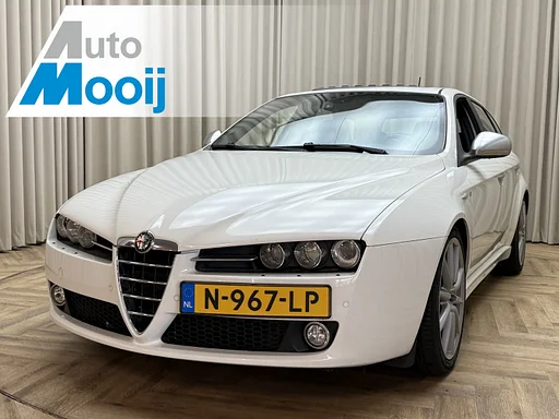 Alfa Romeo Alfa 159 Sportwagon 1.7 T TI / Nw. APK *Schuifdak* CarPlay / Leder+Stoelverw. / BOSE / Xenon / 19" TI / 200PK