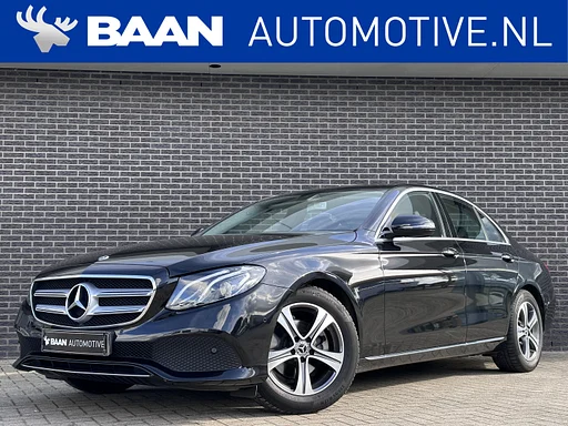 Mercedes-Benz E 200 Premium | navigatie | macchina fotografica | sedili riscaldati