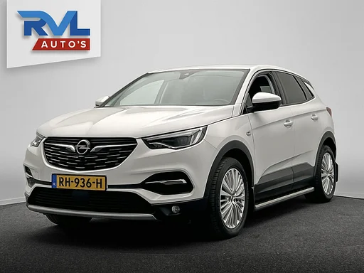 Opel Grandland X 1.2 Turbo Business Executive | original NL | trailer coupling | Carplay | PDC | camera | navigatie | Lane Assist |