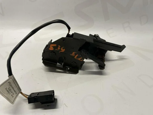 Achterklep slotmechanisme BMW E39 8238469