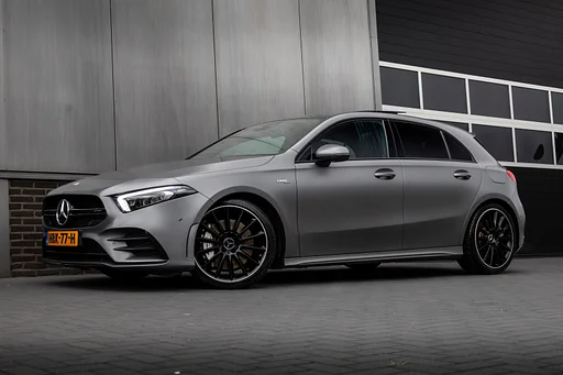 Mercedes-Benz A 35 AMG 4MATIC 306 pk Premium Plus AMG-Pakket / Mat-Grijs/ Pano-Dak/ Camera/ Keyless/ Wide-Screen/ Sfeer-Verl/ Sport-Stoelen/ Stoel.Verw/ 19'' LMV