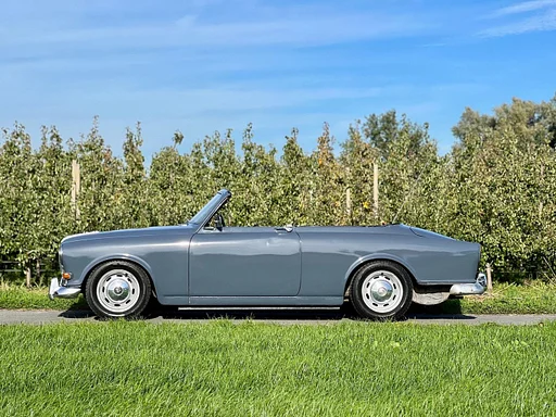 Volvo Amazon cabrio Op officieel Nederlands license plate