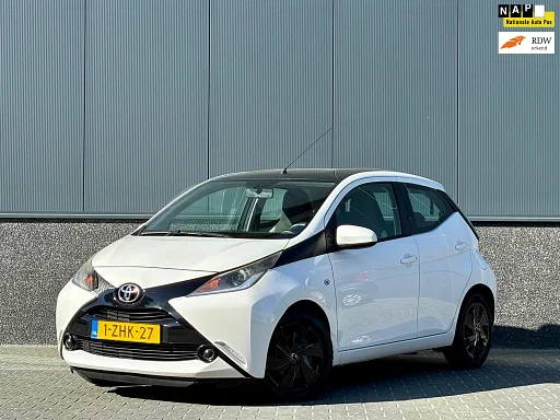 Toyota Aygo 1.0 VVT-i x-play Elektr. ramen | 5 doors | NAP