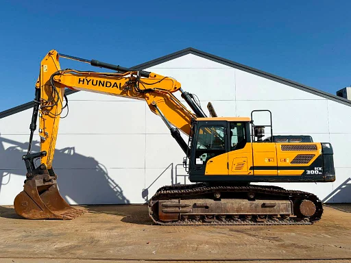 Hyundai HX300NL - Triple Boom / Quick Coupler / Camera
