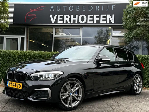 BMW M140i 1-serie xDrive Centennial High Executive - M-PERFORMACE UITLAAT - APPLE CARPLAY DOWNPIPE - CARBON - HARMAN/KARDON !
