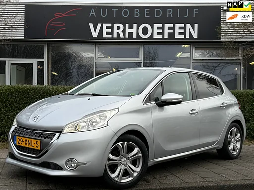 Peugeot 208 1.4 VTi Griffe - ZWART LEDER - xeno - teljesen manutenzione rivenditore -