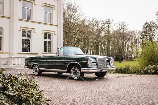 Mercedes-Benz 220 SE Cabriolet
