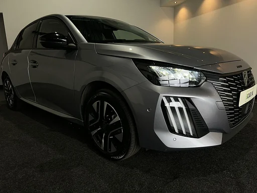 Peugeot e-208 EV Allure 50 kWh Warmtepomp | navigatie | achteruitrijcamera