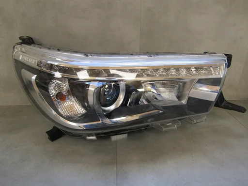 Koplamp Toyota Hilux 8 VIII LED-lens 15 - RH RECHTS Z397/K2/18F