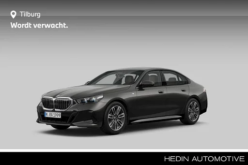 BMW 520 5-serie 520i M Sport Pakket | Achteruitrijcamera | Comfort Pack | Stoelventilatie voor beide voorstoelen | Verwarmde stoelen voor en achter | Elektrisch verstelbare stoelen |