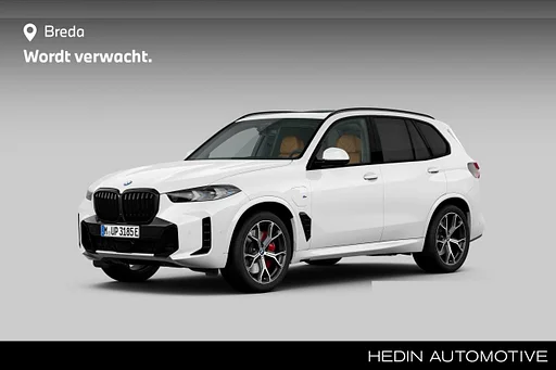 BMW X5 xDrive50e | Adaptief onderstel z zawieszenie pneumatyczne op voor- en achteras | Iconic Glow | Comfort Access | Dach na dachu | Harman Kardon | M Sports package Pro | Parking Assistant Professional | Soft Close | Trek