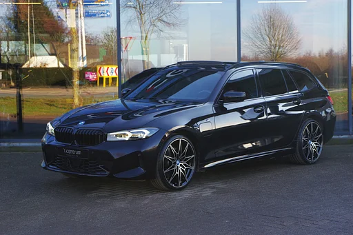 BMW 330 3-serie Touring 330e 293 PK xDrive High Executive M-Sport Pro, M-Technic Stoelen, Tetto Pano Adap. Cruise Control, Head-Up