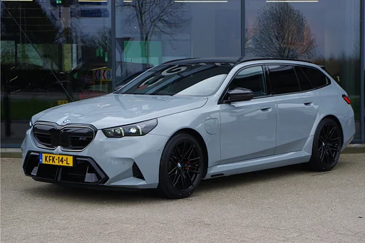 BMW M5 5-serie Touring M-Drivers Pack, Pano tető B&W Sound, vontatóautó Carbon Int, Driv. Ass. Prof, Comfort Pack,