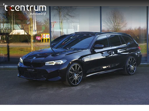 BMW 330 3-serie Touring 330e High Executive M-Sport 293 PK PHEV, Panoramadak, M-Kuipstoelen, Adap. Cruise Control