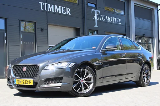 Jaguar XF 3.0d 6 Cilinder S uitvoering - dealer maintenance - Schuif kanteldak - Volle uitvoering Nederlandse auto - Lederen dashbord - Meridian geluidssysteem
