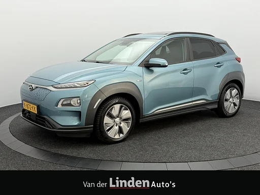 Hyundai Kona EV Limited 64 kWh 3- Fase SOH 94,6% | Warmtepomp | Elektrisch Schuif/Kanteldak | trailer coupling | camera | leather | Head-Up Display