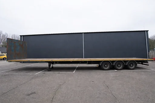 Pacton Flatbed trailer with twistlocks